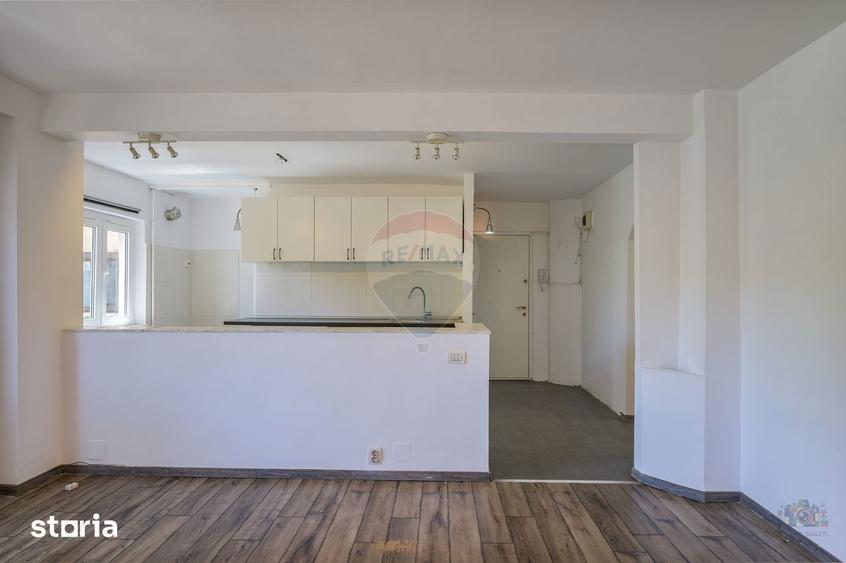 Apartament cu 3 camere în Tei
