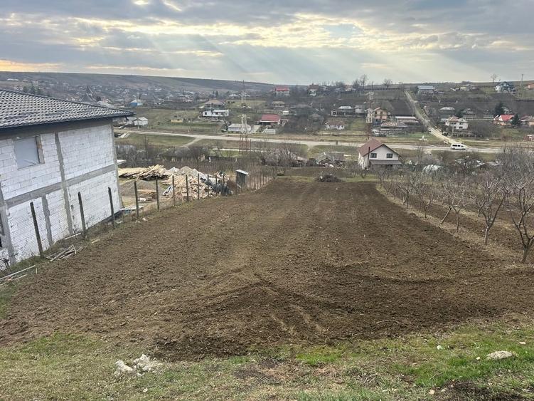 Teren intravilan 1724mp - 2
