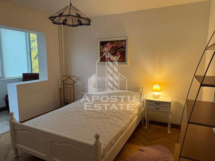 Apartament 4 camere zona Aradului , centrala proprie si garaj