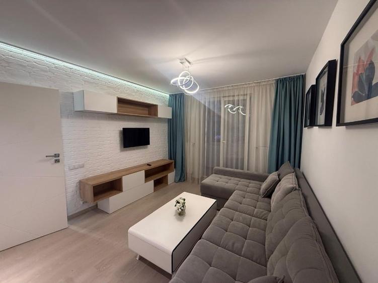 Apartament cu 2 camere decomandat, mobilat în Titan