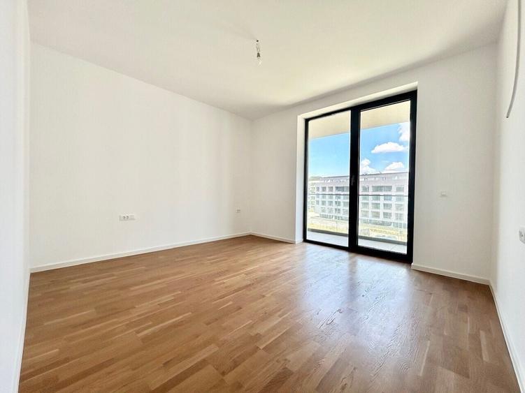 Apartament cu 4 camere decomandat în Băneasa