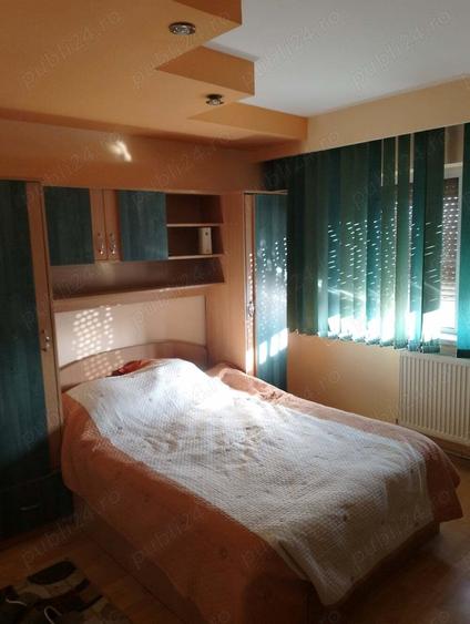 Inchiriez apartament trei camere decomandat, Bd 1Decembrie 1918,et.4 7 - 5