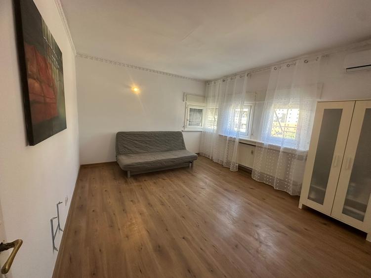 Garsoniera Bd. Dacia, bloc interbelic, risc 2, etajul 5, semimobilata - 2