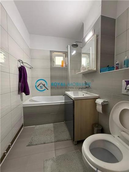 Royal Imobiliare - Apartament 3 camere zona 9 Mai - 14