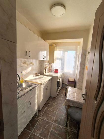 Apartament Micro 6 Targoviste, etaj 1/4, 2 camere, 37mp - 1