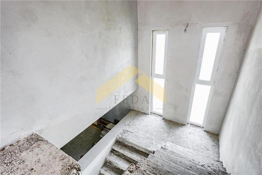 Casa noua de vanzare orasul Ineu - 42