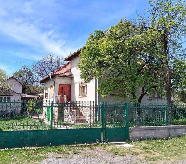 De vanzare Casa cu etaj - 3