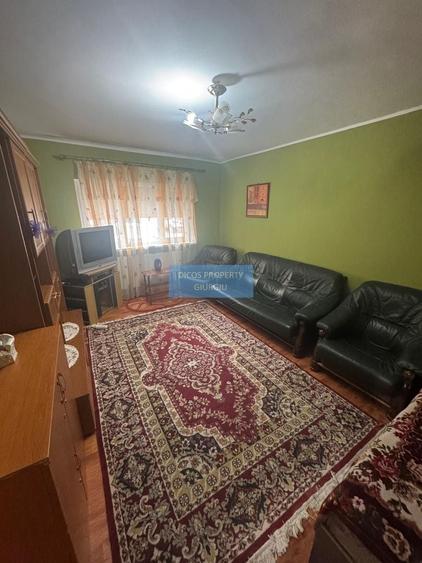 Apartament 4 camere de vânzare – zonă Școala 8 - 13