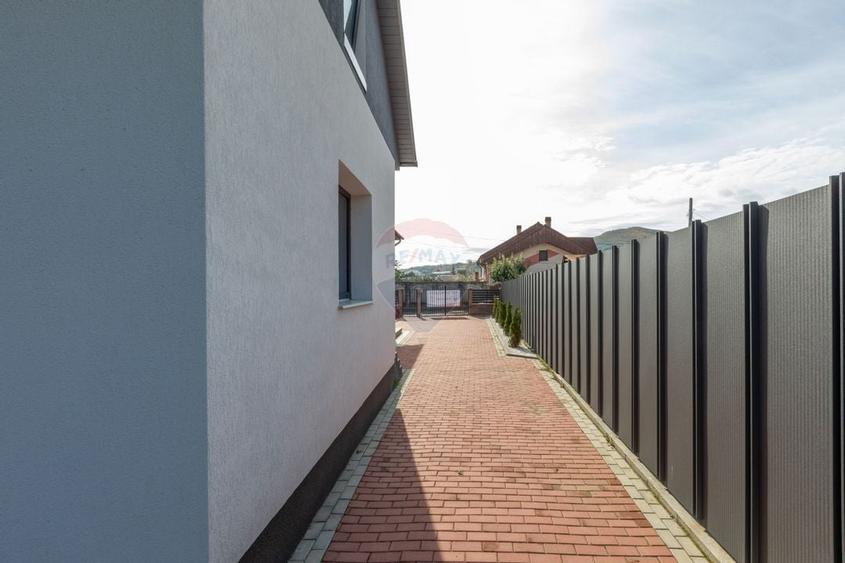 Casă / Vilă de vânzare în zona centrală TÂRGU OCNA - 20