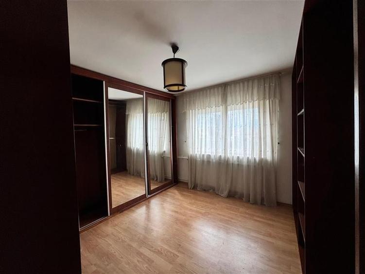 Doua case de vanzare, teren 800 mp, Zarnesti, Brasov - 9