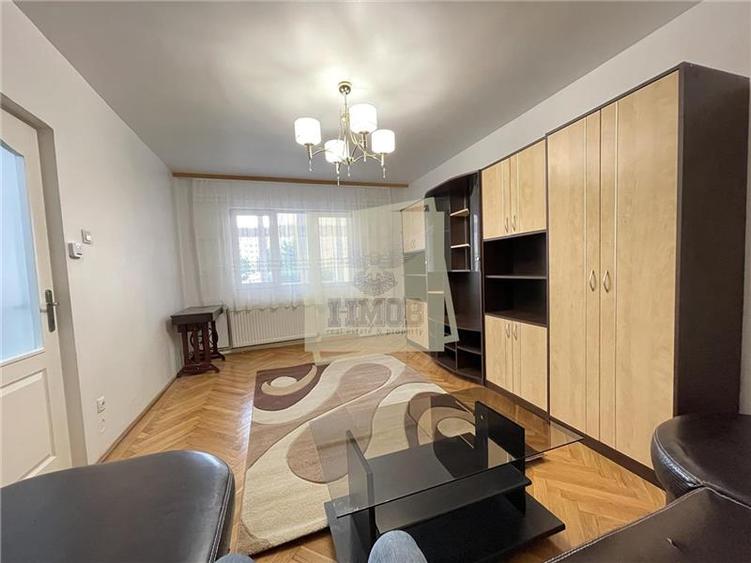 Apartament cu 2 camere decomandat si balcon in Vasile Aaron - 2