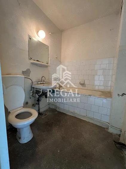 Apartament cu 2 camere, Micro 4 Etaj 4/4 - 3