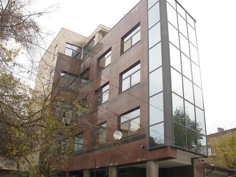 Cladire de birouri de inchiriat Piata Floreasca pretabila clinica - 2