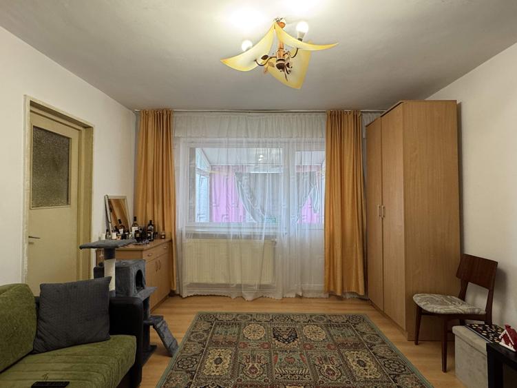 3 cam, bloc caramida, etaj 4 cu acoperis, str. Unirii - 2