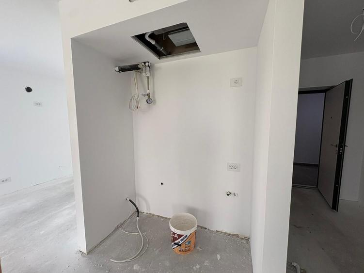 Apartament cu 3 camere semidecomandat în Vest