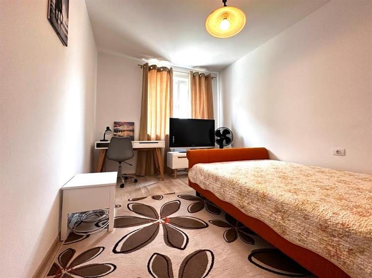 Apartament cu 3 camere de inchiriat, Brasov - 4