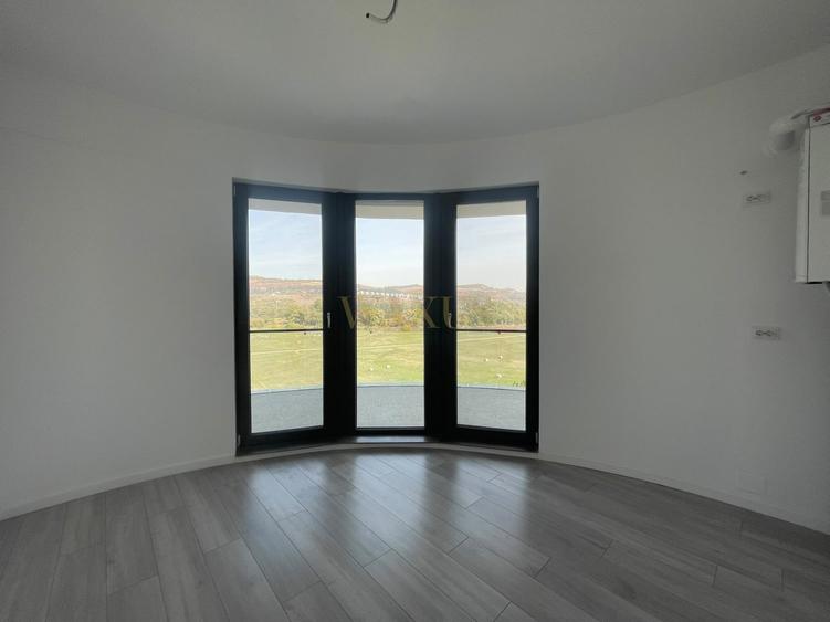 Apartament cu 3 camere decomandat în Florești