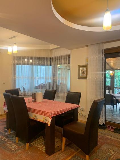 Snagov  Vila de Prestigiu   mobilat utilat cu   mutare imediata (+8camere -5bai) - 10