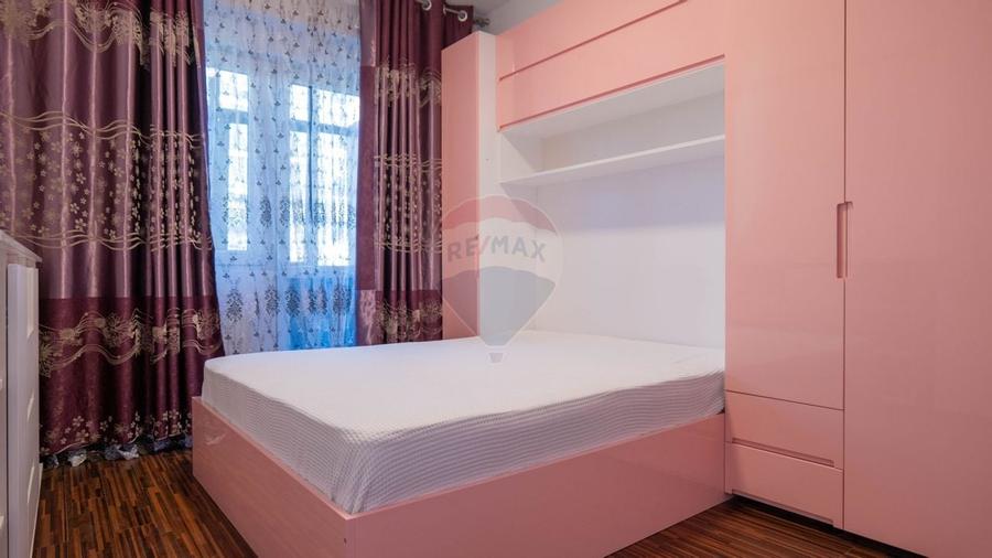 Dobroesti - vanzare apartament 3 camere, strada Marului - 8