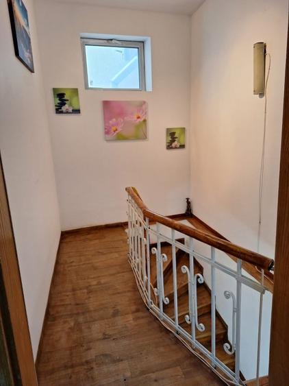 Vila fara risc seismic,renovata,izolata ext,P+1+pod inalt,9 camere,4 bai,pivnita - 44