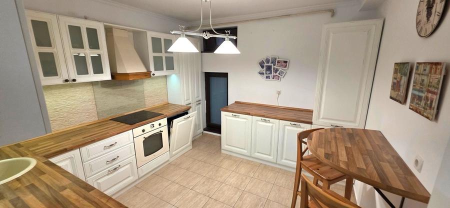 Apartament cu 4 camere decomandat în Cișmigiu