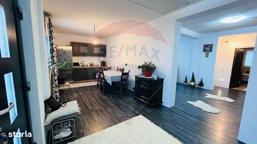 Casa / Vila cu 4 camere de vanzare - 6