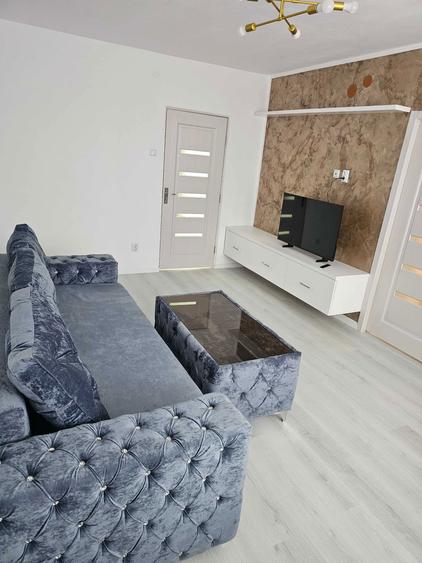 Proprietar, inchiriez apartament 2 camere, Micro 17, Parter. - 4