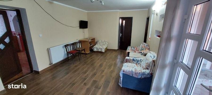 Casa la tara -3 cladiri - 1