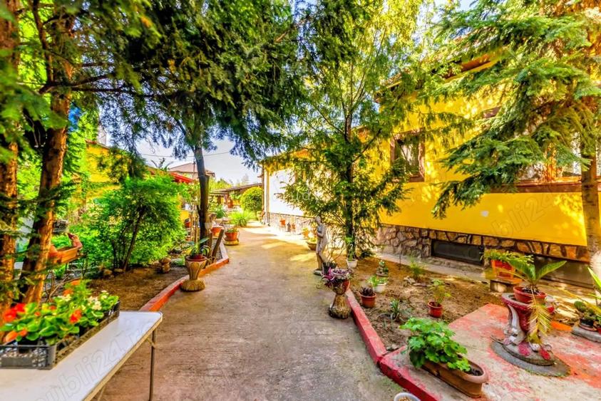 Vand Casa Spa?iu Comercial Zona Centrala