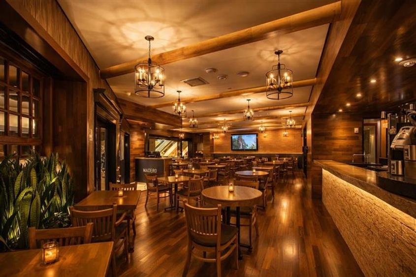 Film! Remarcabila functionalitate si distinctie, Central, Brasov, - 2