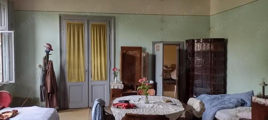 Conac de vanzare - 4