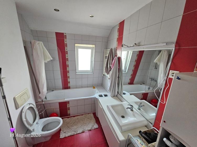 Apartament cu 3 camere decomandat în Rudicica