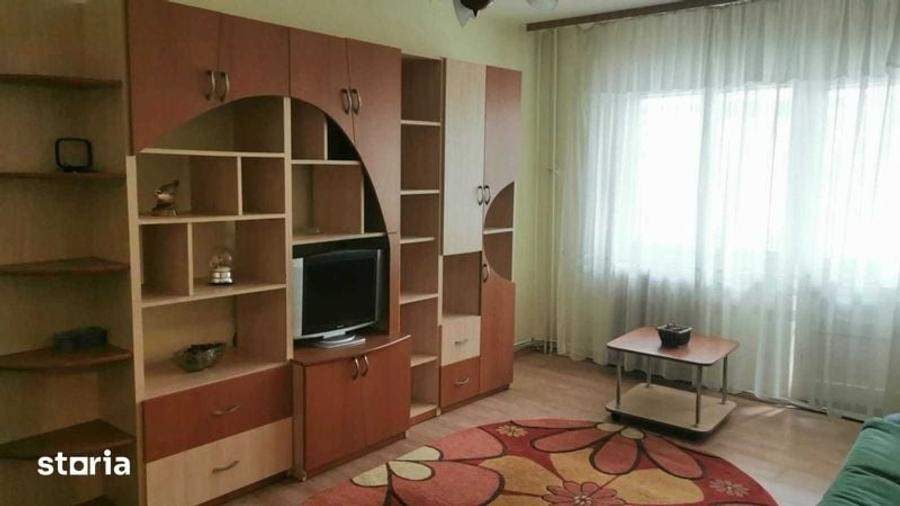 Apartament cu 3 camere decomandat în Energiei