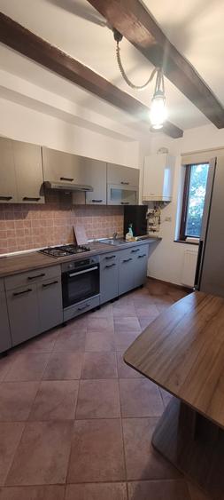 Inchiriez casa (parte din 6 case insiruite) in Ghimbav, str. Zambilei - 5