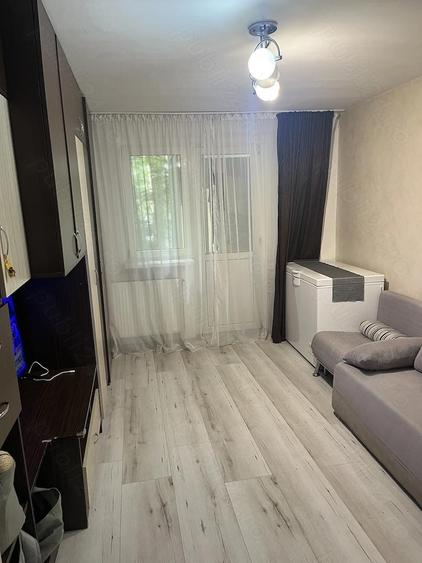 Proprietar vand apartament 2 camere - 1
