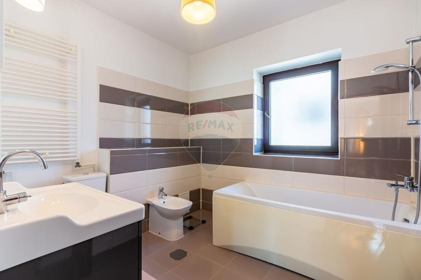 Casă / Vilă de vanzare la intrare in Mogosoaia, padure, teren 1097mp - 19