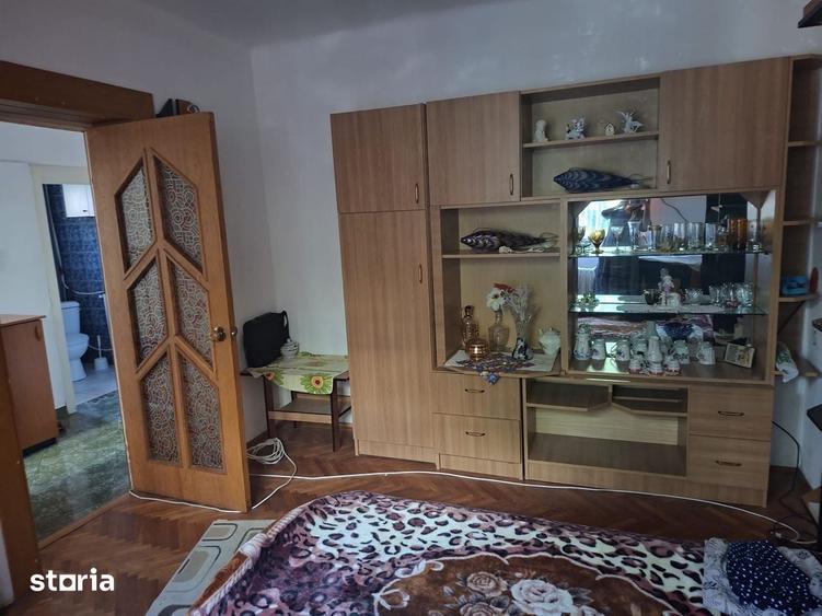 Eroilor(Granitului),casa P+1ET+M - 3