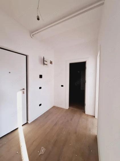 3 camere.Pe doua niveluri.Luminos.Spatios - 7