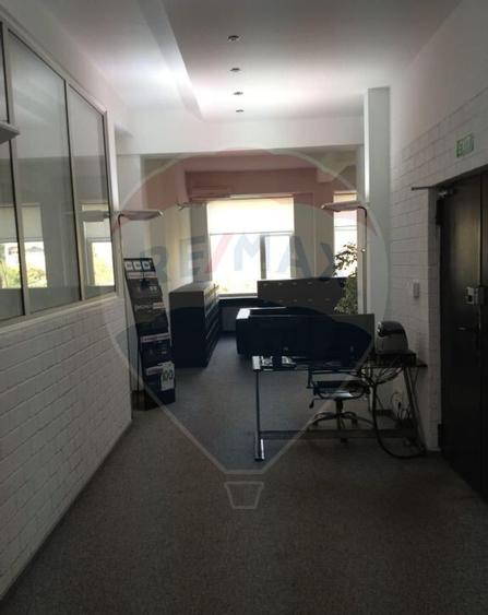 Spa?iu de birouri de 4,000mp de vanzare in zona Indust... - 7