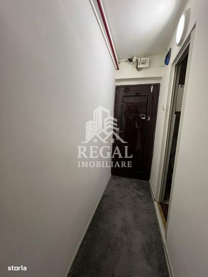 Garsoniera de vanzare zona Micro 7, demisol - 1