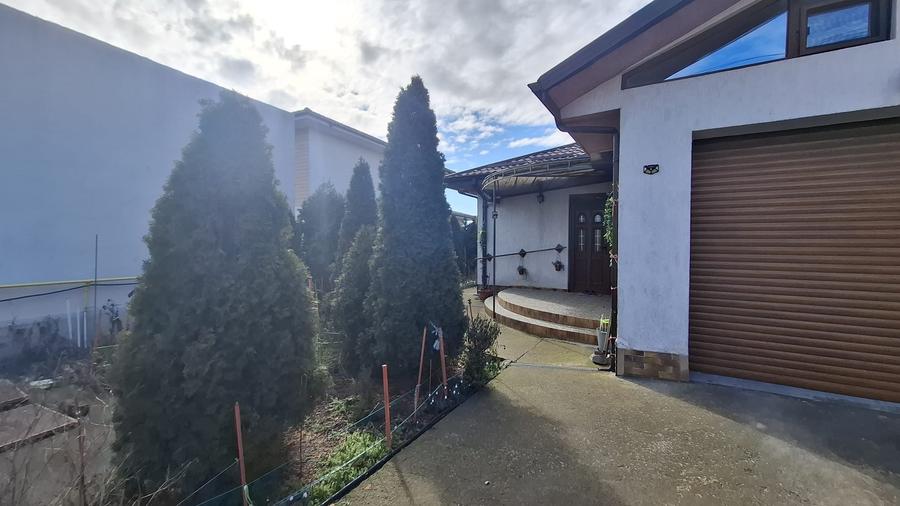 km 5 - vila P+ 1 etaj (teren 580 mp /deschidere 13.5 ml ) - 1