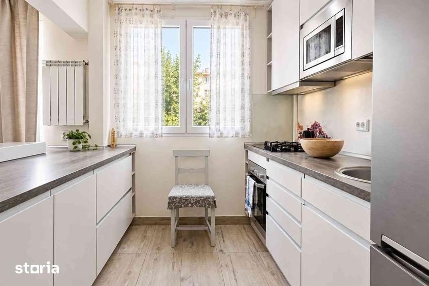 Apartament cu 3 camere, mobilat în Titan