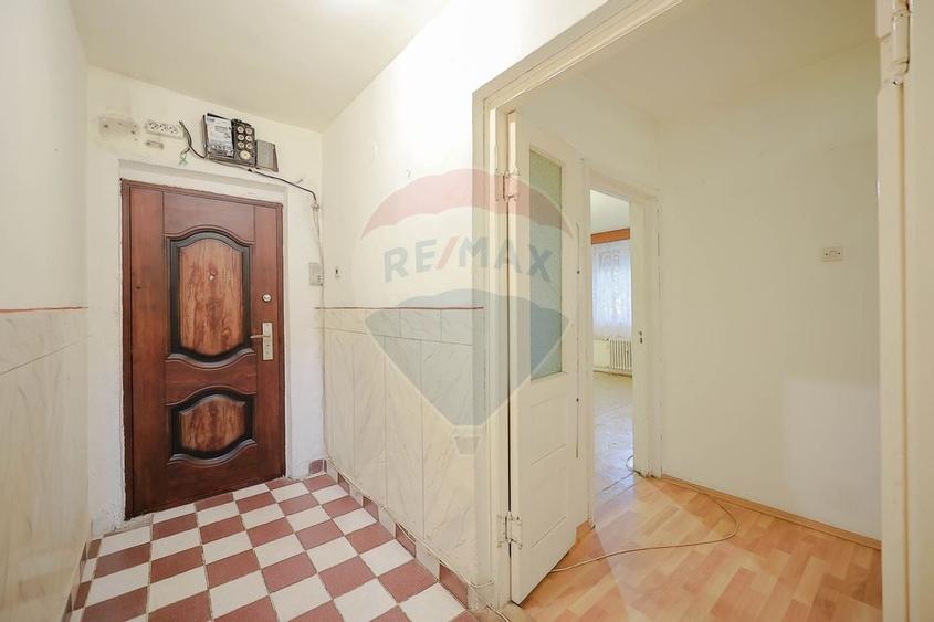 Apartament cu 3 camere de vanzare, in zona Rogerius - 7