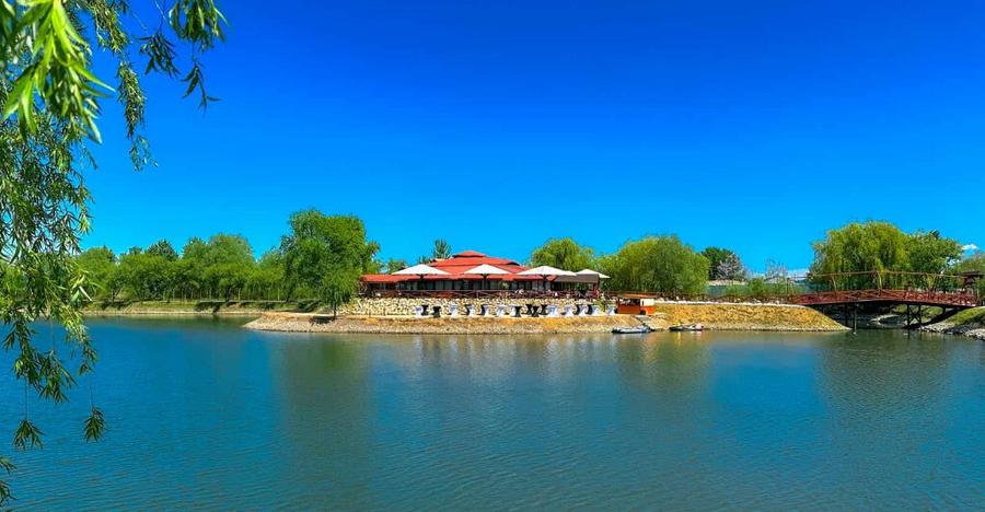 Complex turistic Sfera Place de inchiriat - 1