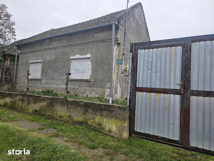 Casă cu 3 camere cu Teren 1000 Mp în Curtuișeni