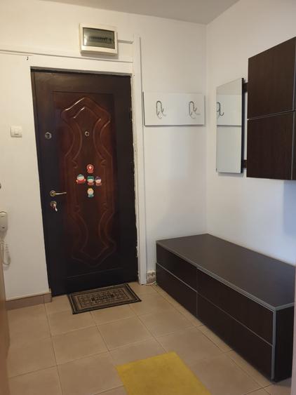 Apartament cu 2 camere semidecomandat în Vatra Luminoasă