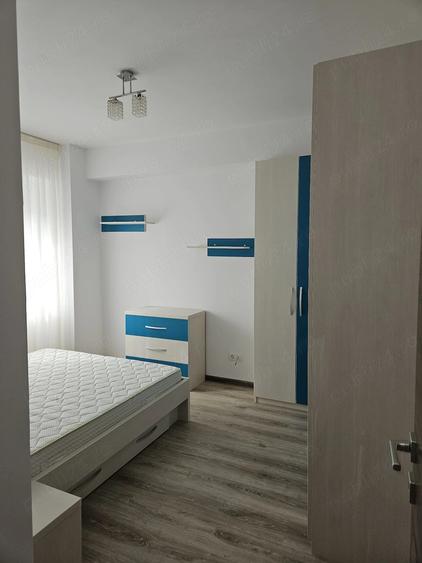 Apartament cu 2 camere semidecomandat în Berceni
