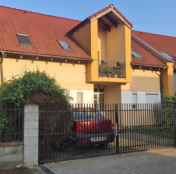 Casă cu 6 camere cu Teren 300 Mp în Dumbrăvița