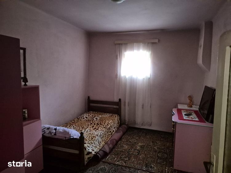 Casă cu 4 camere decomandat cu Teren 486 Mp în Șona