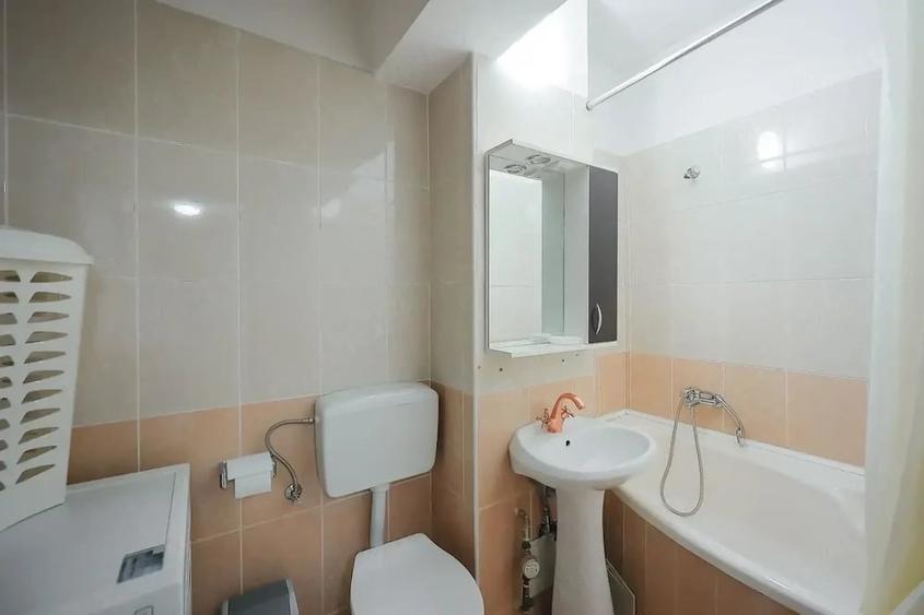 Apartament cu 3 camere decomandat în Ultracentral